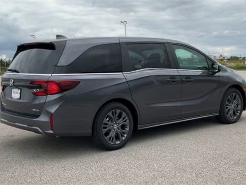 New 2026 Honda Odyssey Touring image 8