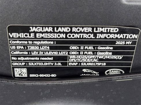 Used 2025 Land Rover Range Rover Sport image 57