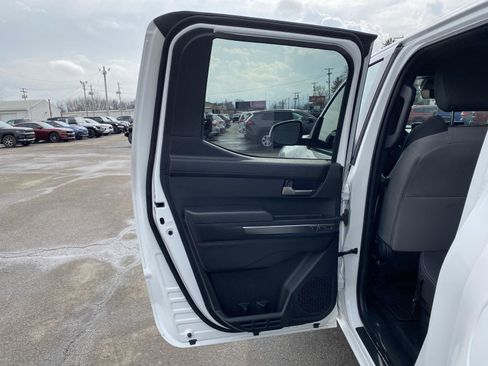 Used 2025 Toyota Tacoma TRD Off-Road image 25