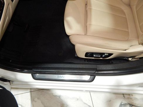 Used 2019 BMW 330i xDrive Sedan w/ Convenience Package image 14