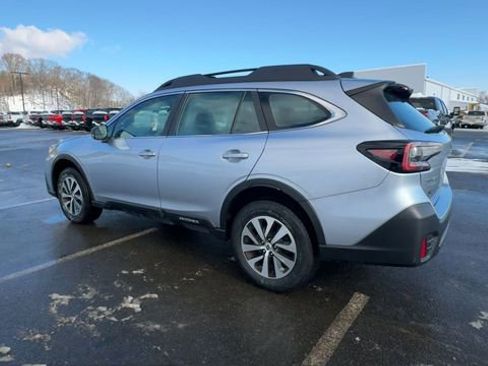 Used 2022 Subaru Outback AWD/4WD image 6