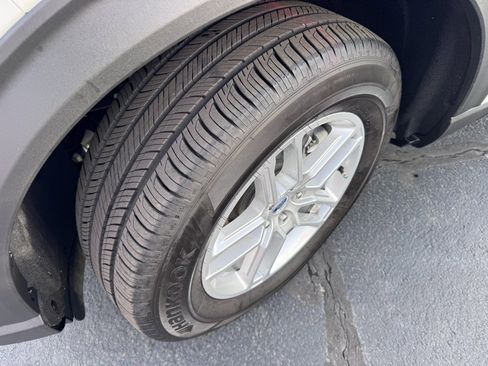 Used 2025 Ford Explorer Active w/ Active Comfort Package image 15