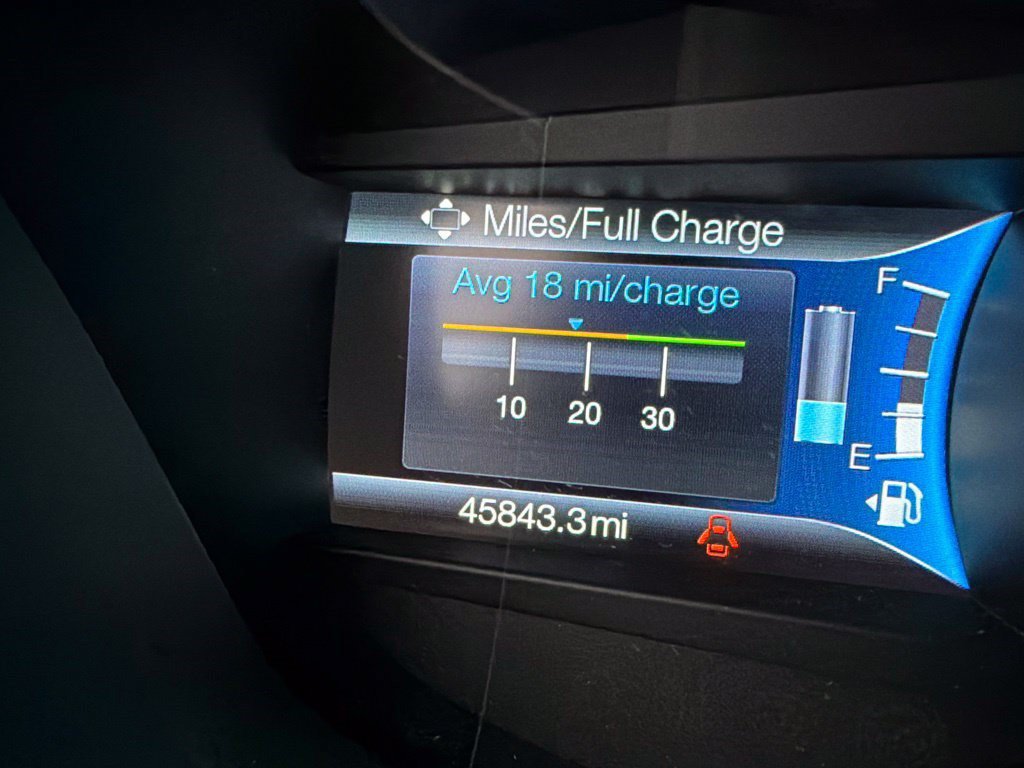 Used 2019 Ford Fusion Energi Titanium FWD image 12