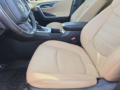Used 2022 Toyota RAV4 Limited image 33