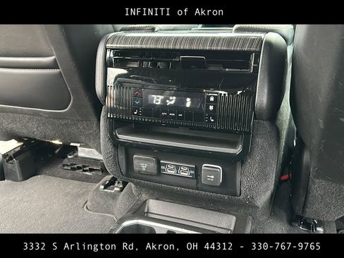 Used 2022 Jeep Wagoneer Series III w/ Flexible Seating Group image 31