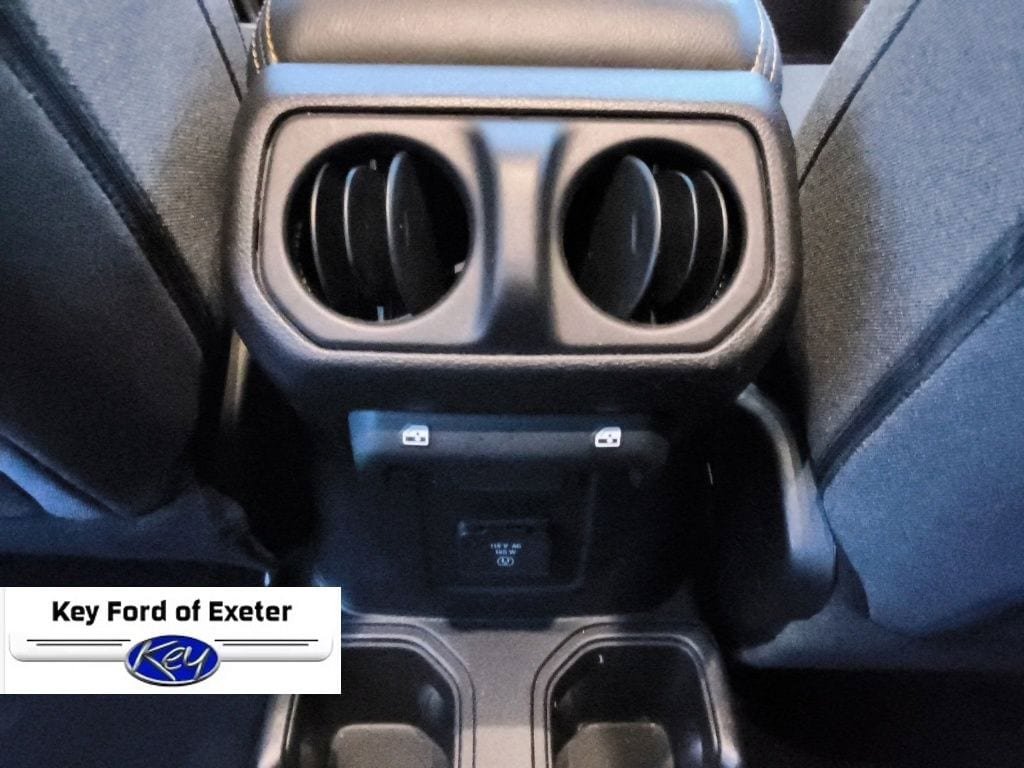 Used 2025 Jeep Wrangler Unlimited Sahara AWD/4WD image 23