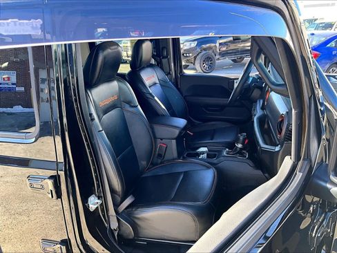 Used 2022 Jeep Gladiator Mojave w/ Cold Weather Group image 11
