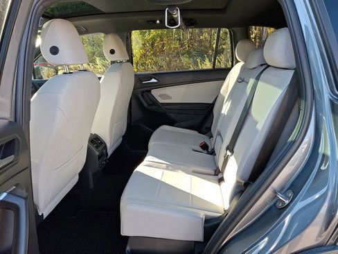 Used 2021 Volkswagen Tiguan SE R-Line image 16