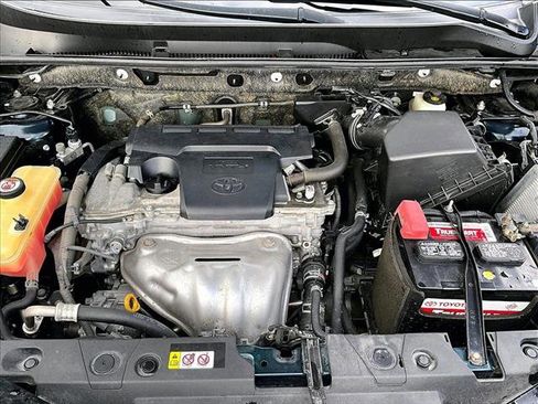 Used 2018 Toyota RAV4 XLE image 11