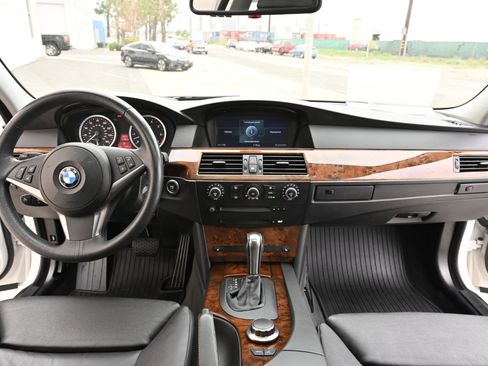 Used 2007 BMW 550i Sedan image 12