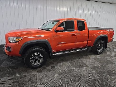 Used 2017 Toyota Tacoma TRD Off-Road w/ Tow Package AWD/4WD image 6