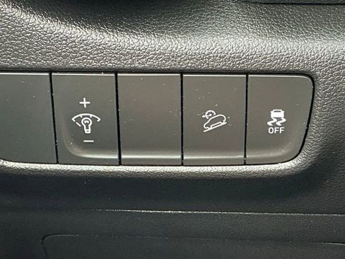 Used 2023 Hyundai Kona SEL AWD/4WD image 18