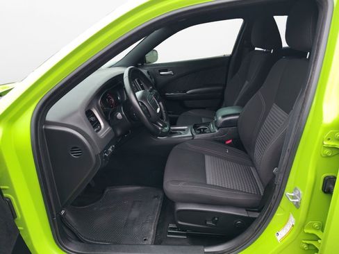 Used 2023 Dodge Charger SXT w/ Blacktop Package image 19