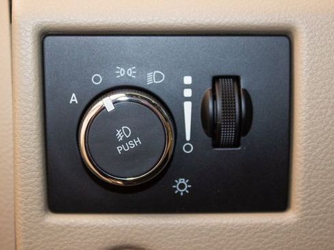 Used 2019 Jeep Grand Cherokee Limited image 32