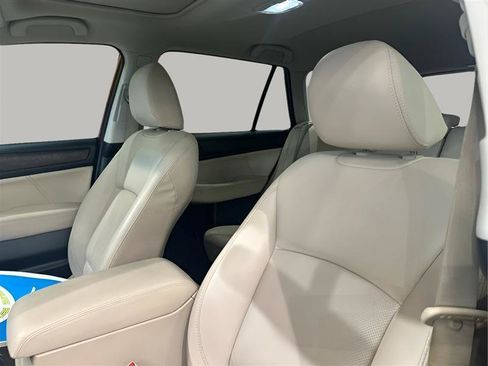 Used 2018 Subaru Outback 3.6R Limited AWD/4WD image 10
