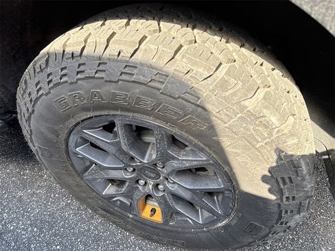 Used 2025 Ford Expedition Tremor image 17