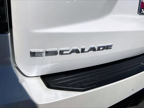Used 2025 Cadillac Escalade Sport Platinum image 10