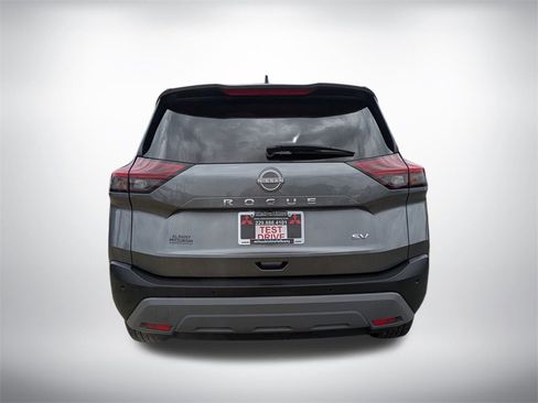 Used 2023 Nissan Rogue SV image 4