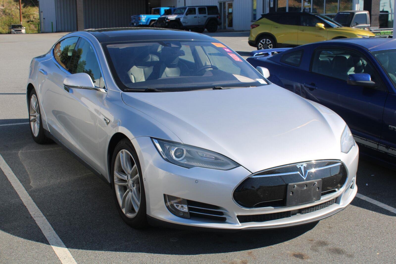 Used 2015 Tesla Model S 70D AWD/4WD image 3