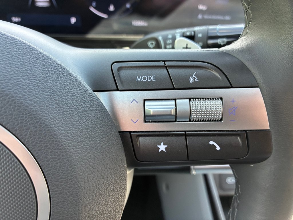 Used 2024 Hyundai Kona Limited AWD/4WD image 22