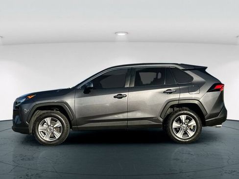 Used 2022 Toyota RAV4 LE image 3