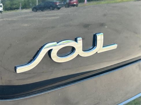 Used 2016 Kia Soul + FWD image 31