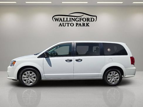 Used 2019 Dodge Grand Caravan SE FWD image 2