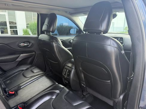 Used 2021 Jeep Cherokee Limited AWD/4WD image 19
