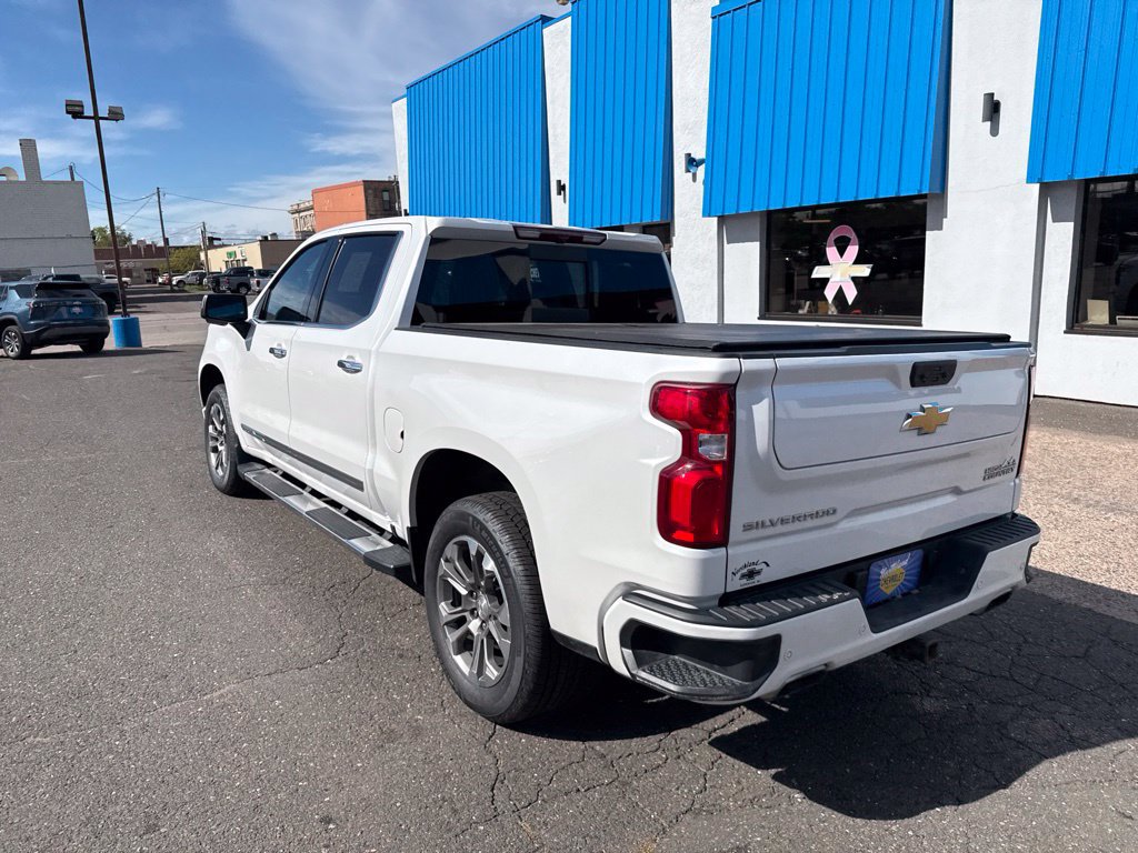 Used 2023 Chevrolet Silverado 1500 High Country AWD/4WD image 16