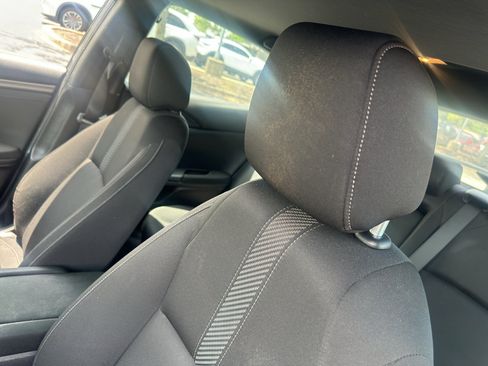 Used 2018 Honda Civic EX image 9