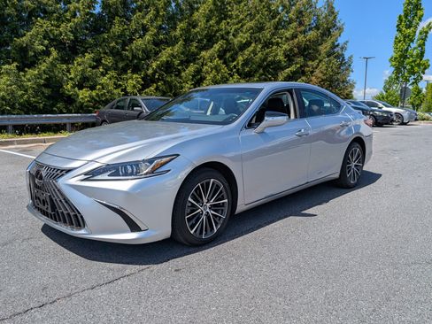 Used 2023 Lexus ES 250 w/ Premium Package AWD/4WD image 7