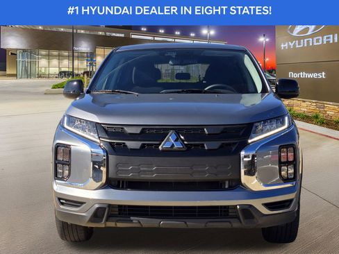 Used 2024 Mitsubishi Outlander Sport SE image 2