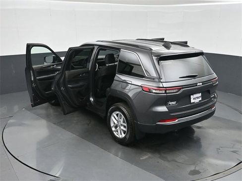 New 2025 Jeep Grand Cherokee Laredo X w/ Luxury Tech Group I image 44