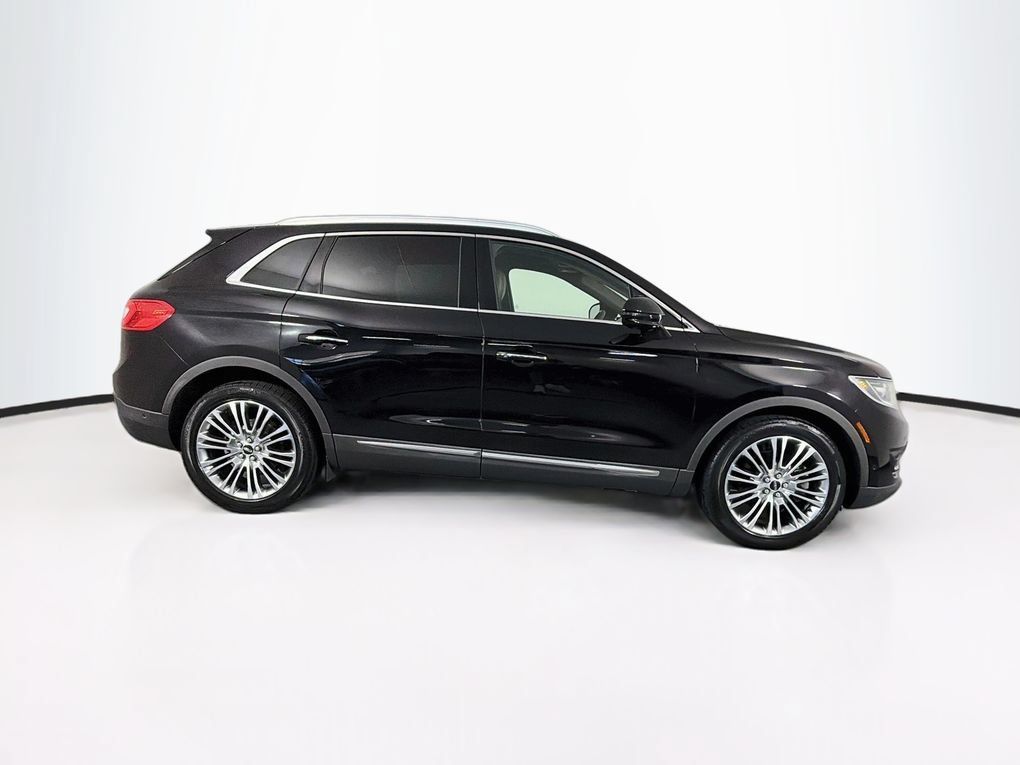 Used 2017 Lincoln MKX Reserve w/ Driver Assistance Package FWD image 11