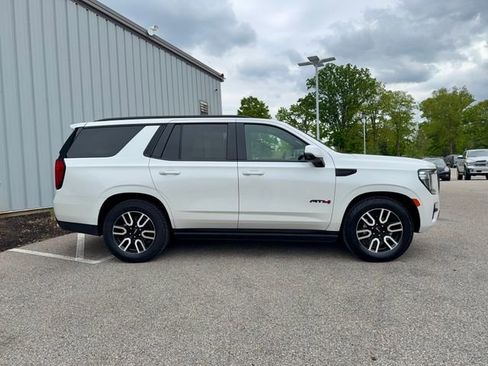 Used 2023 GMC Yukon AT4 w/ AT4 Premium Plus Package AWD/4WD image 7