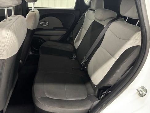 Used 2015 Kia Soul image 9