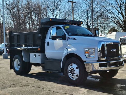 Used 2023 Ford F650 2WD Regular Cab Super Duty image 7