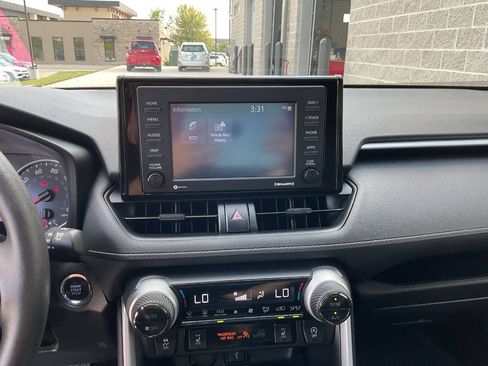 Used 2022 Toyota RAV4 XLE w/ Convenience Package AWD/4WD image 28