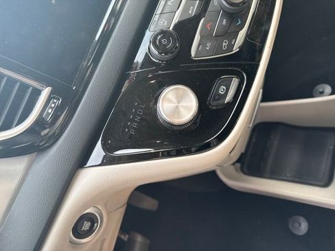 Used 2023 Chrysler Pacifica Touring-L FWD image 53