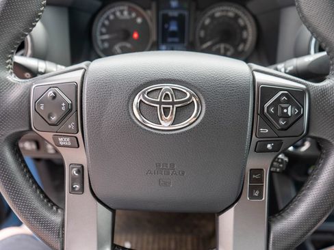 Used 2019 Toyota Tacoma TRD Off-Road w/ Technology Package AWD/4WD image 16
