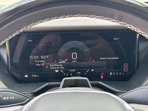 Used 2025 GMC Acadia Denali w/ Super Cruise Package FWD image 19