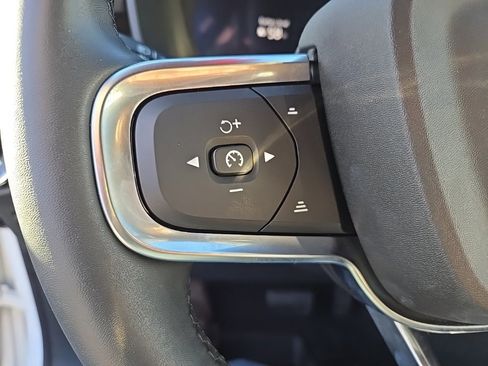 Certified 2024 Volvo XC40 Recharge Ultimate w/ Protection Package Premier image 17