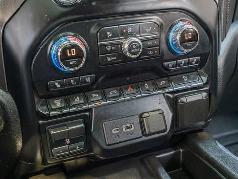 Used 2021 GMC Sierra 2500 AT4 w/ AT4 Premium Plus Package image 30