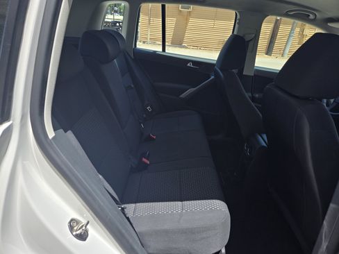 Used 2009 Volkswagen Tiguan S FWD image 11