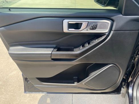 Used 2020 Ford Explorer Limited RWD image 11
