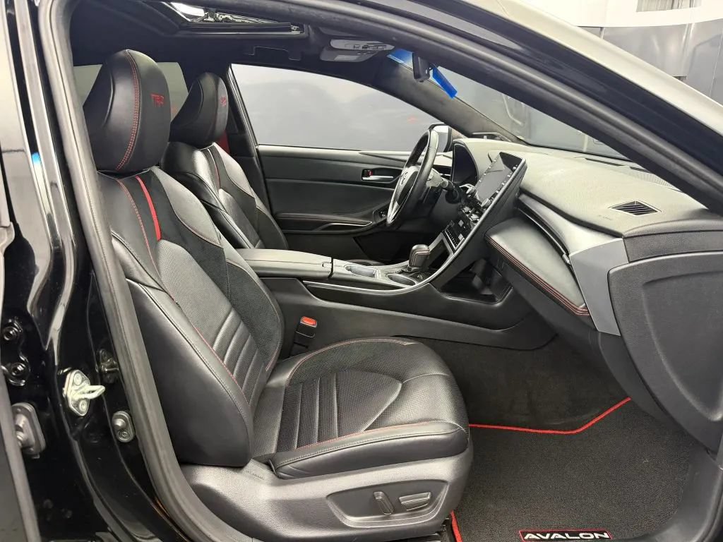 Used 2020 Toyota Avalon TRD FWD image 31