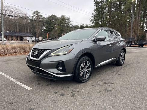 Used 2023 Nissan Murano SV image 2