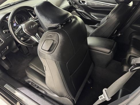 Used 2019 INFINITI Q60 3.0t Luxe image 29