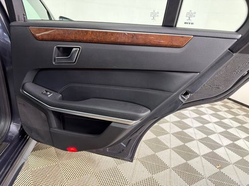 Used 2014 Mercedes-Benz E 350 4MATIC Sedan image 18
