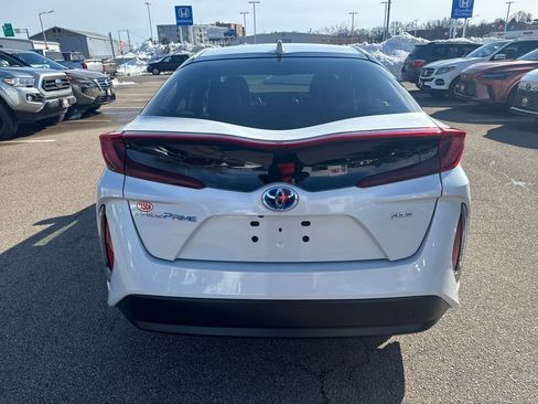 Used 2021 Toyota Prius Prime XLE image 9